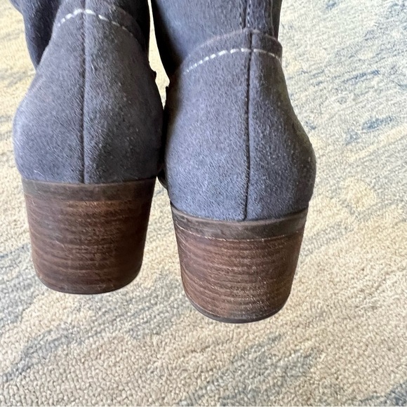 SUEDE CARLOS SANTANA GRAY SLOUCH BLOCK HEEL ANKLE BOOTIES SIZE 8 - Picture 3 of 7